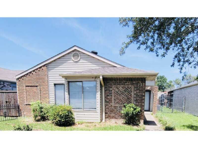 127 Wilderness Trail in Mesquite, TX - Building Photo