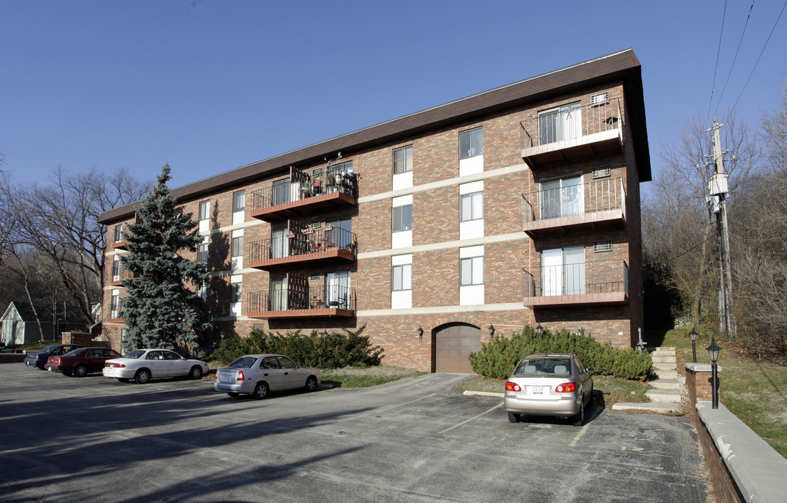 Riverview Apartments in Waukesha, WI - Building Photo