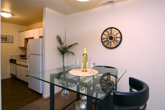 Douglas Pointe Apartments in Hammond, IN - Foto de edificio - Interior Photo