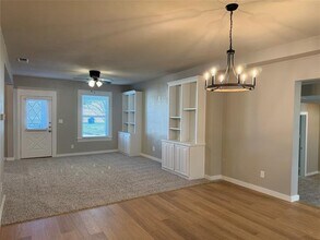 10109 Clark Airfield Rd in Justin, TX - Building Photo - Building Photo