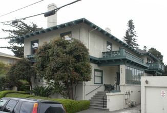 459 Boulevard Way in Oakland, CA - Building Photo - Building Photo