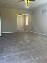 505 Lincoln Ave, Unit B in Bakersfield, CA - Foto de edificio - Building Photo