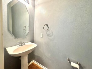 14 Harbinger Ct in Spring, TX - Foto de edificio - Building Photo