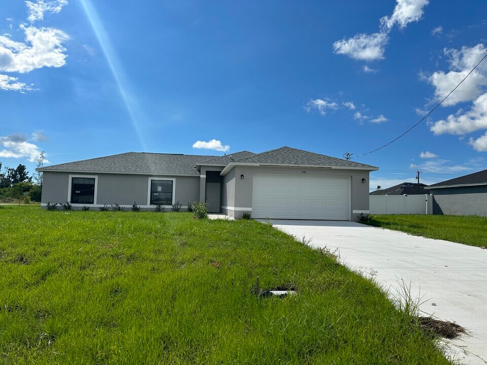 314 NW 7th Pl in Cape Coral, FL - Building Photo