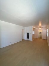 5077 Pacific Ave in Long Beach, CA - Building Photo - Building Photo