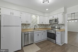 910 Candlelight Ct in Bel Air, MD - Building Photo - Building Photo