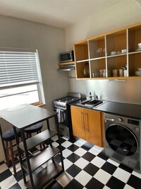 1557 Meridian Ave, Unit 206 in Miami Beach, FL - Building Photo - Building Photo