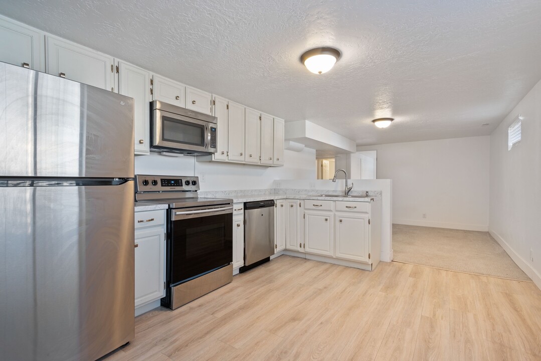 2851 S 150 E, Unit 2 Bed 1 bath in Bountiful, UT - Building Photo