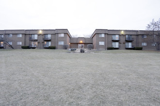 Mill Cove Apartments in Addison, IL - Building Photo - Building Photo