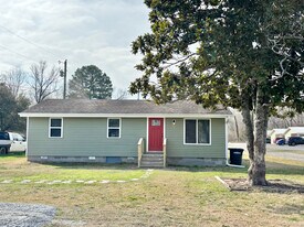 6221 Jacksonville Cutoff Rd in Jacksonville, AR - Building Photo