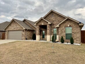 2350 Cameo Ln in Bentonville, AR - Foto de edificio - Building Photo