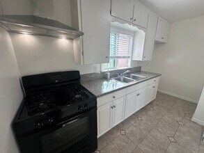 8739-8743 Firestone Blvd in Downey, CA - Foto de edificio - Building Photo