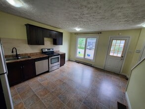 27 Devonshire Ct in Moncton, NB - Building Photo - Building Photo
