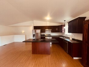 2313 S Gray Birch Cir in Wasilla, AK - Building Photo - Building Photo