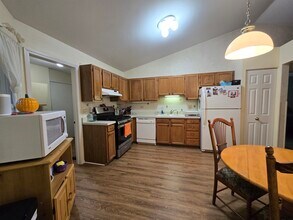 525 Old Country Way in Wauconda, IL - Building Photo - Building Photo