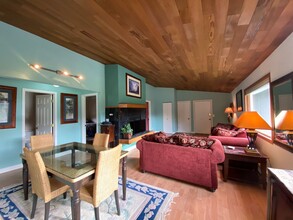 342 Chugach Dr in Soldotna, AK - Foto de edificio - Building Photo