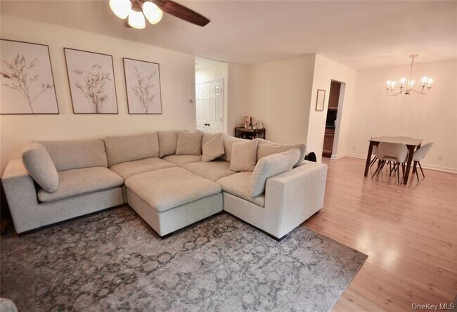 99 Richmond Blvd in Ronkonkoma, NY - Building Photo - Building Photo