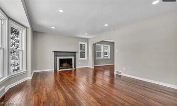13614 Cedar Rd in University Heights, OH - Building Photo - Building Photo