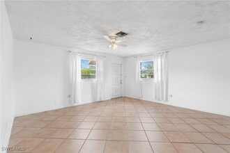 4231 Mariner Ln in Bonita Springs, FL - Building Photo - Building Photo