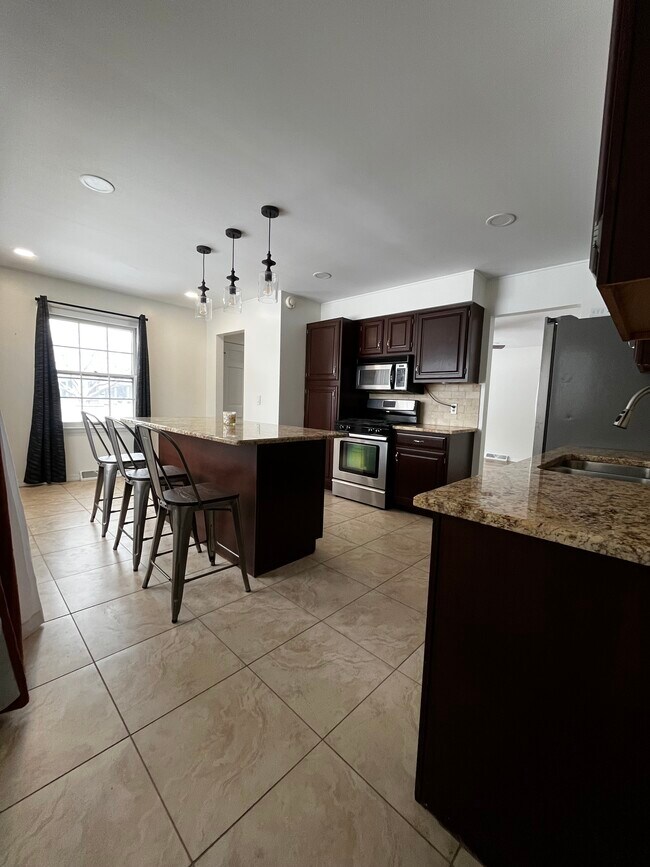 3 Old Post Rd in Montgomery, IL - Building Photo - Building Photo