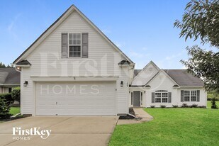 109 Egerton Dr in Mount Holly, NC - Building Photo