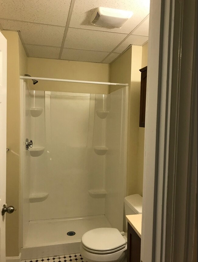 133 Highland St, Unit 7 in Worcester, MA - Foto de edificio - Building Photo