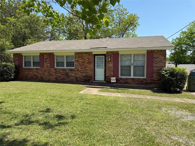 property at 3211 Hackberry Ln