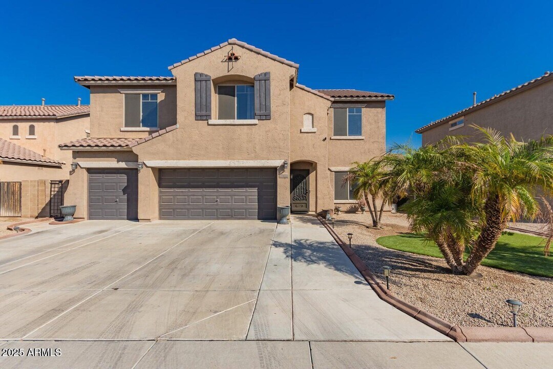 11872 W Sherman St in Avondale, AZ - Building Photo