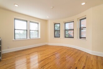 129 Highland Ave in Somerville, MA - Building Photo - Building Photo