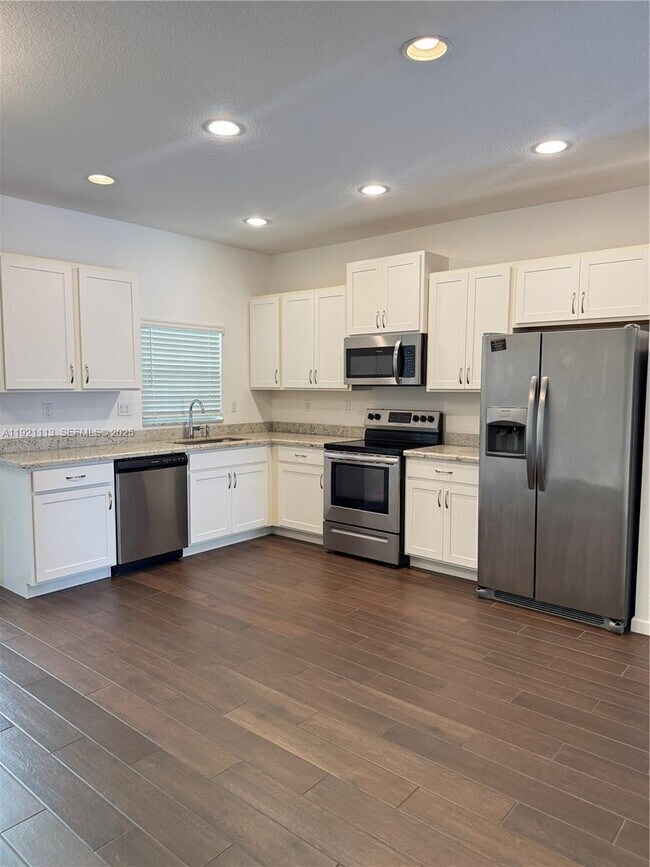 4029 NW 11 Dr in Lauderhill, FL - Building Photo - Building Photo