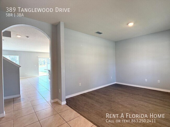 389 Tanglewood Dr in Davenport, FL - Foto de edificio - Building Photo