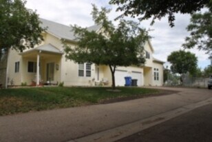 341 W. 1st St. in Loveland, CO - Building Photo