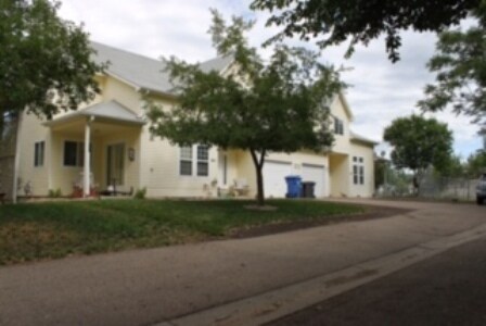 341 W. 1st St. in Loveland, CO - Building Photo
