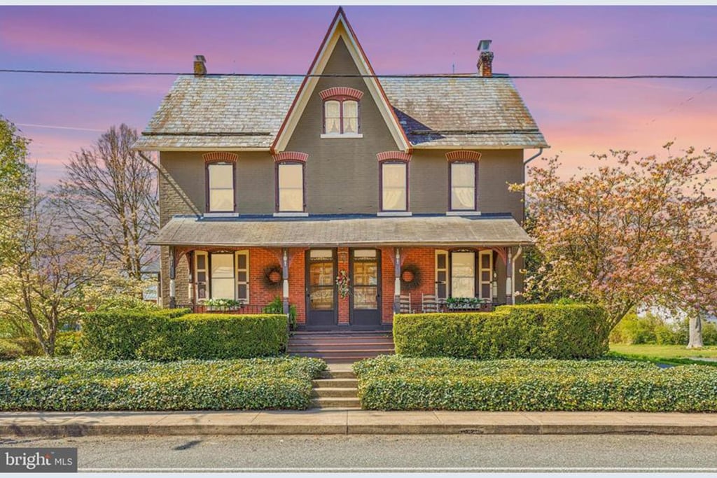 44 Main St N in Trumbauersville, PA - Building Photo