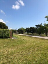 1449 N 14th Way, Unit 202 in Hollywood, FL - Building Photo - Building Photo
