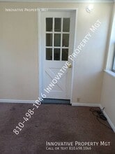 2758 Brown St in Flint, MI - Building Photo - Building Photo