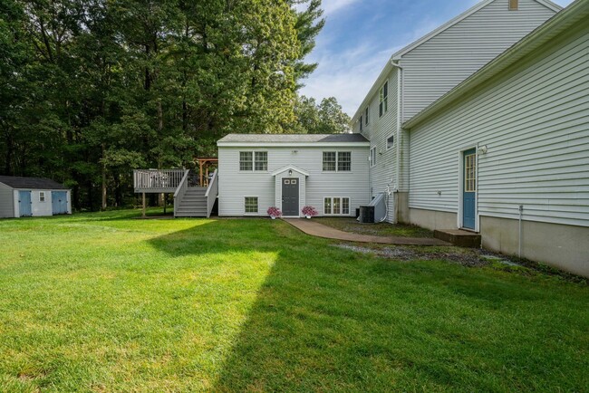 35 Robin Dr in Hudson, NH - Building Photo - Building Photo