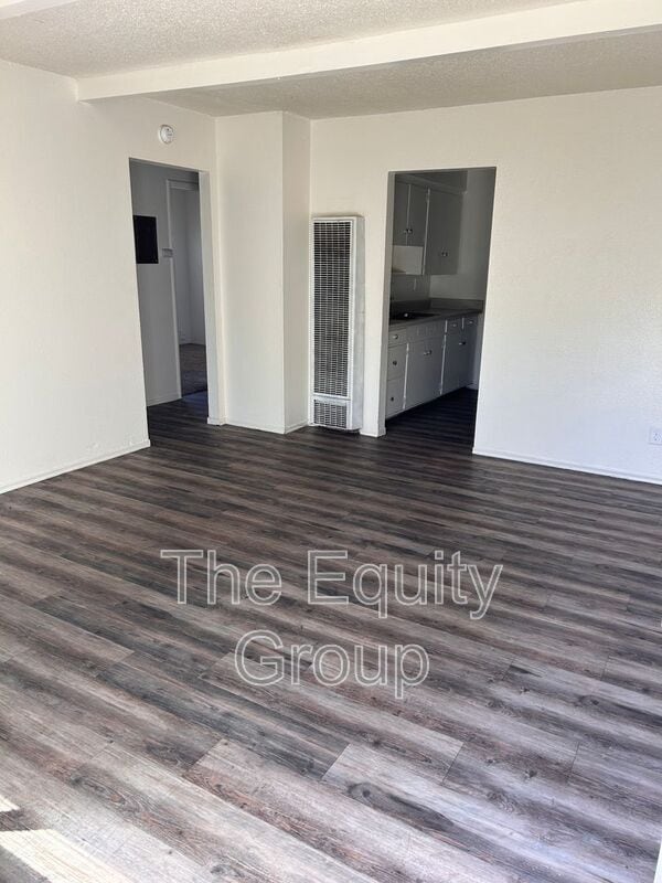 503 E Myrtle Ave in Visalia, CA - Building Photo - Building Photo
