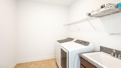 7815 Bronze Oak Dr in Wesley Chapel, FL - Building Photo - Building Photo
