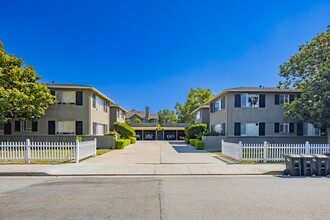 780 Arbor Rd in Menlo Park, CA - Building Photo - Building Photo