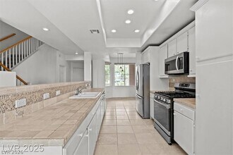 664 Peachy Canyon Cir in Las Vegas, NV - Building Photo - Building Photo