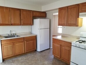 105 Clearview Dr in Florissant, MO - Building Photo - Building Photo