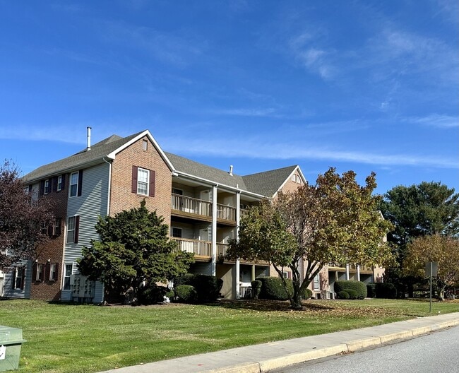property at 303 N Caroline Pl