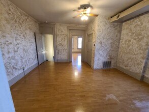 2009 Bryan Ave, Unit 2009 Apt A, upstairs in Granite City, IL - Building Photo - Building Photo