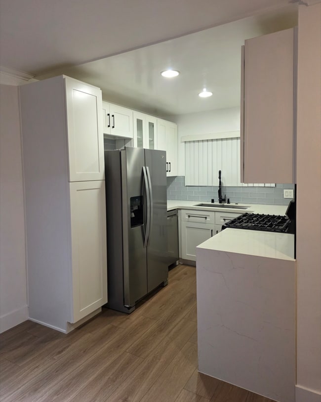 property at 21500 Burbank Blvd