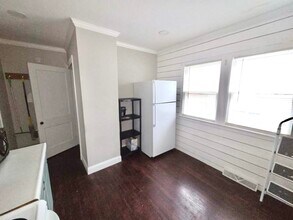 718 N Chevrolet Ave in Flint, MI - Foto de edificio - Building Photo