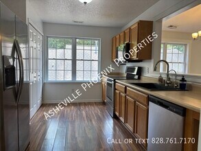 73 Creeks End Cir in Mills River, NC - Building Photo - Building Photo