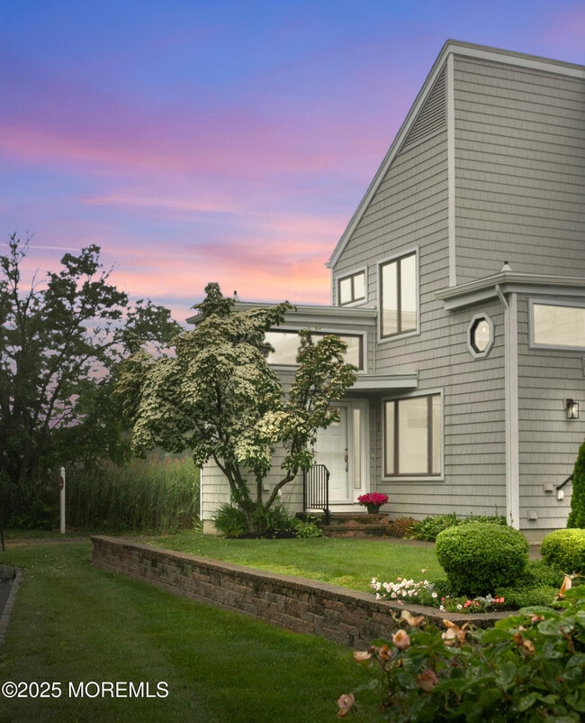 property at 9 Bridgewaters Dr
