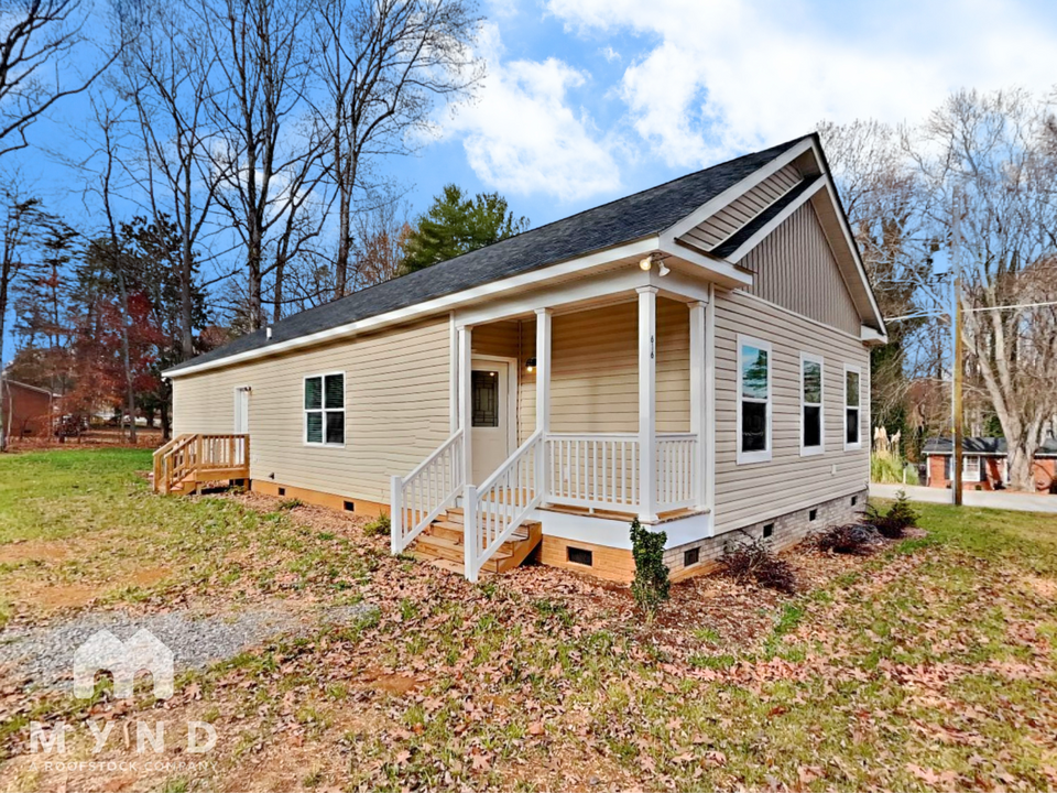 616 Sumac Ln in Lewisville, NC - Building Photo