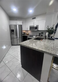 9405 Fontainebleau Blvd in Miami, FL - Building Photo - Building Photo